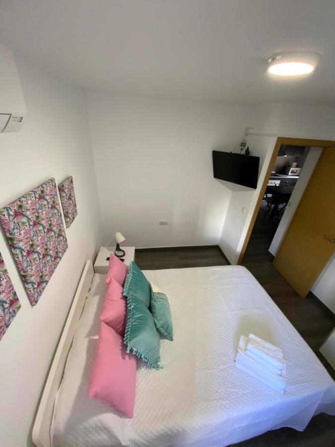 4 Capulino Apartamentos Malaga Exterior photo